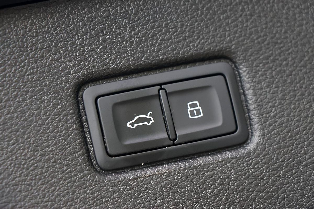 2025 Audi Q7 55 TFSI S line 4M