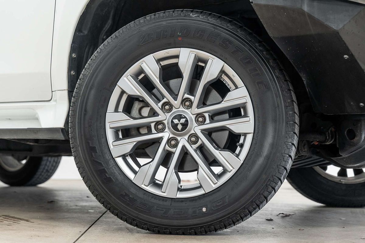 2022 Mitsubishi Pajero Sport GLX QF