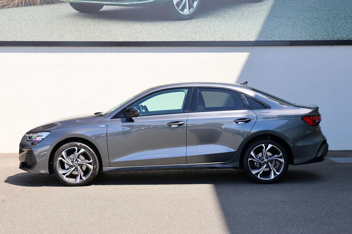 2025 Audi A3 35 TFSI S line GY