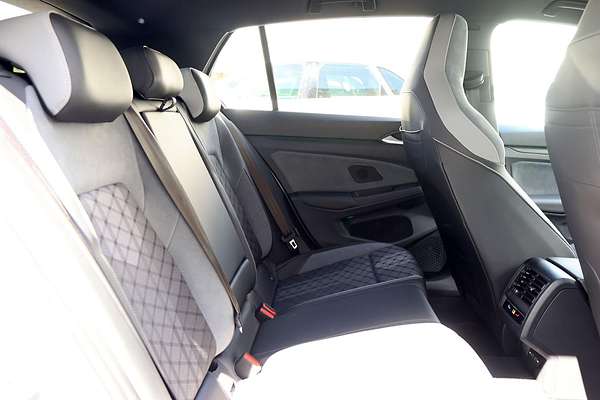 2024 Volkswagen Golf 110TSI R-Line 8