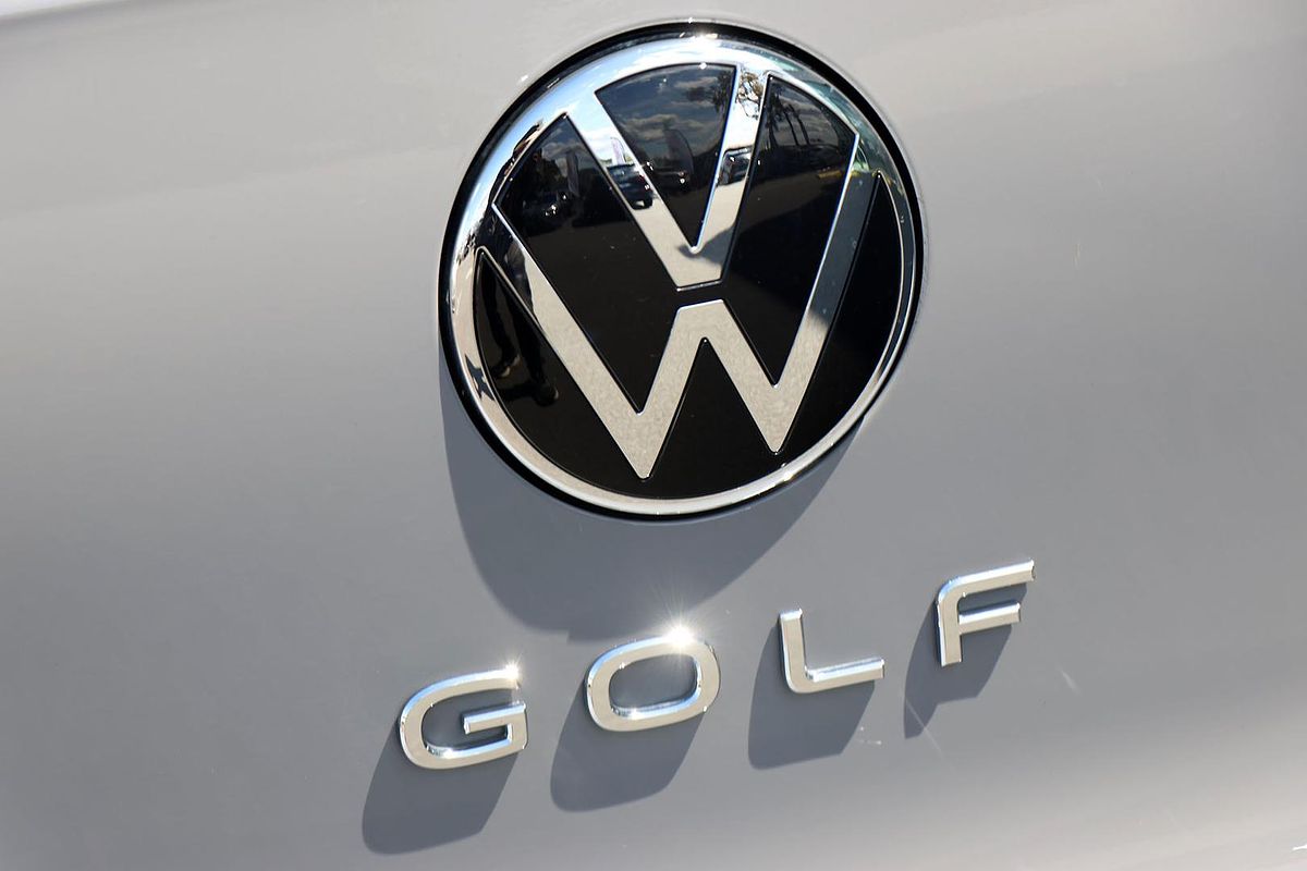 2024 Volkswagen Golf 110TSI R-Line 8