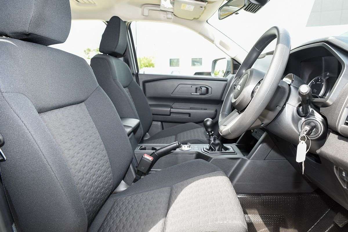 2025 Mitsubishi Triton GLX MV 4X4