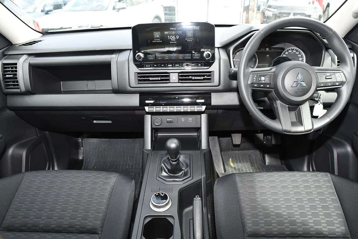 2025 Mitsubishi Triton GLX MV 4X4