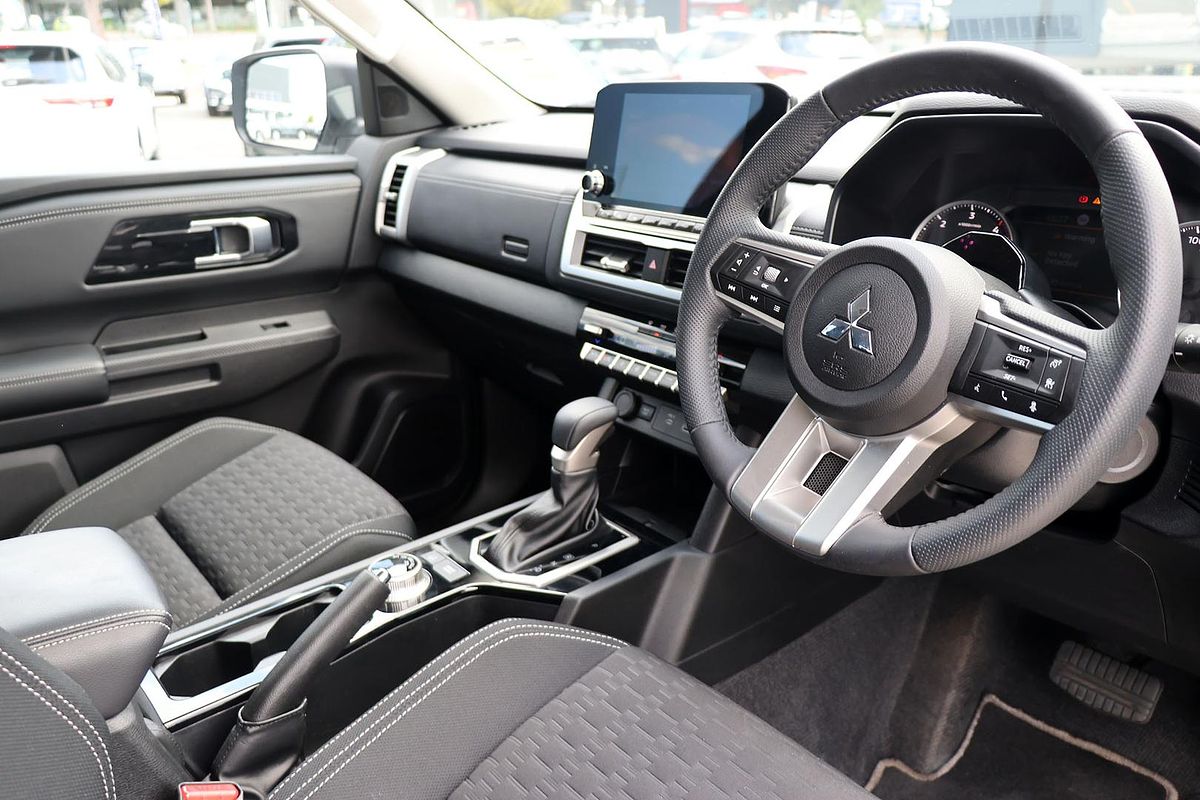 2025 Mitsubishi Triton GLS MV 4X4