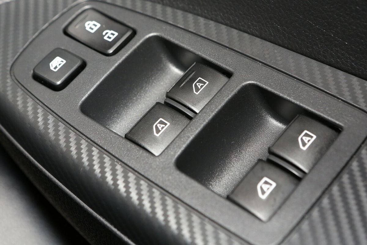 2024 Mitsubishi Eclipse Cross LS YB