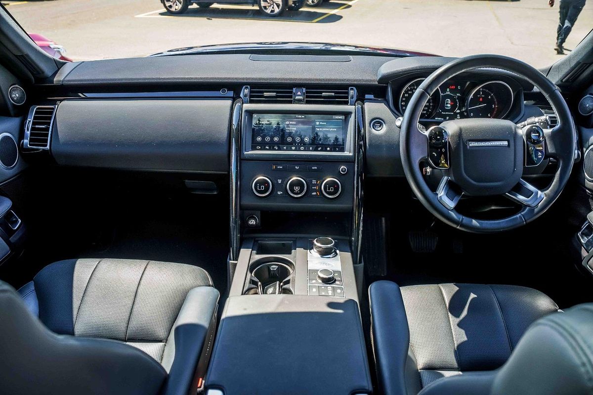 2019 Land Rover Discovery SD6 SE Series 5