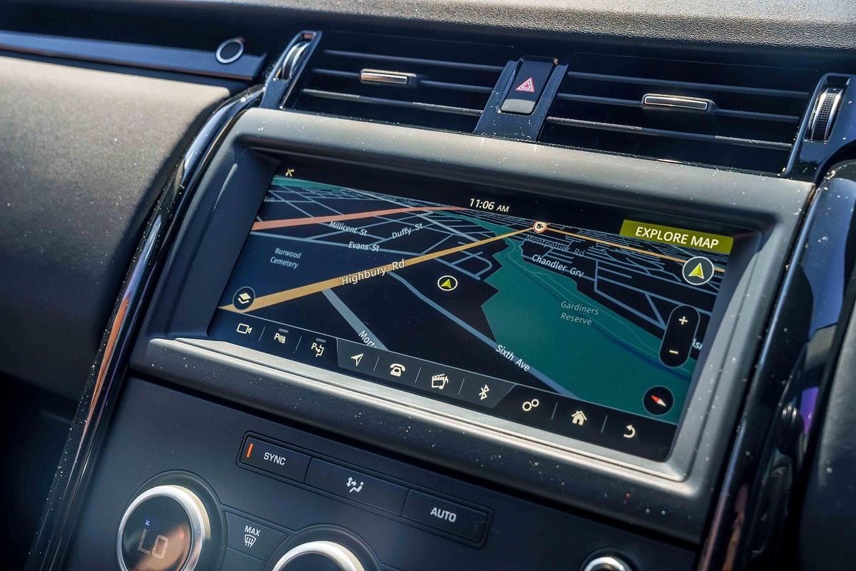 2019 Land Rover Discovery SD6 SE Series 5