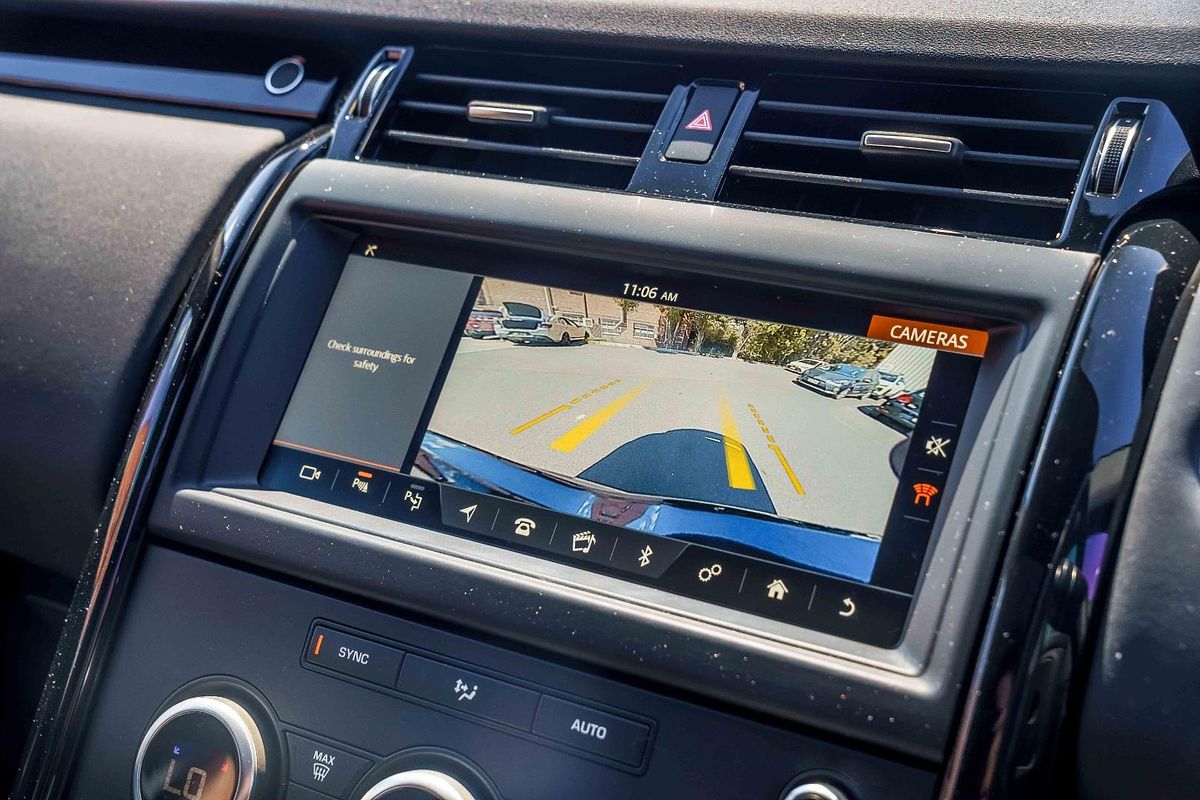 2019 Land Rover Discovery SD6 SE Series 5