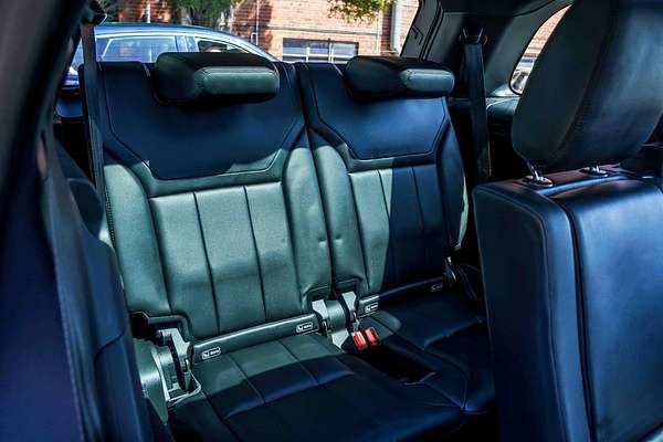 2018 Land Rover Discovery SD4 SE Series 5