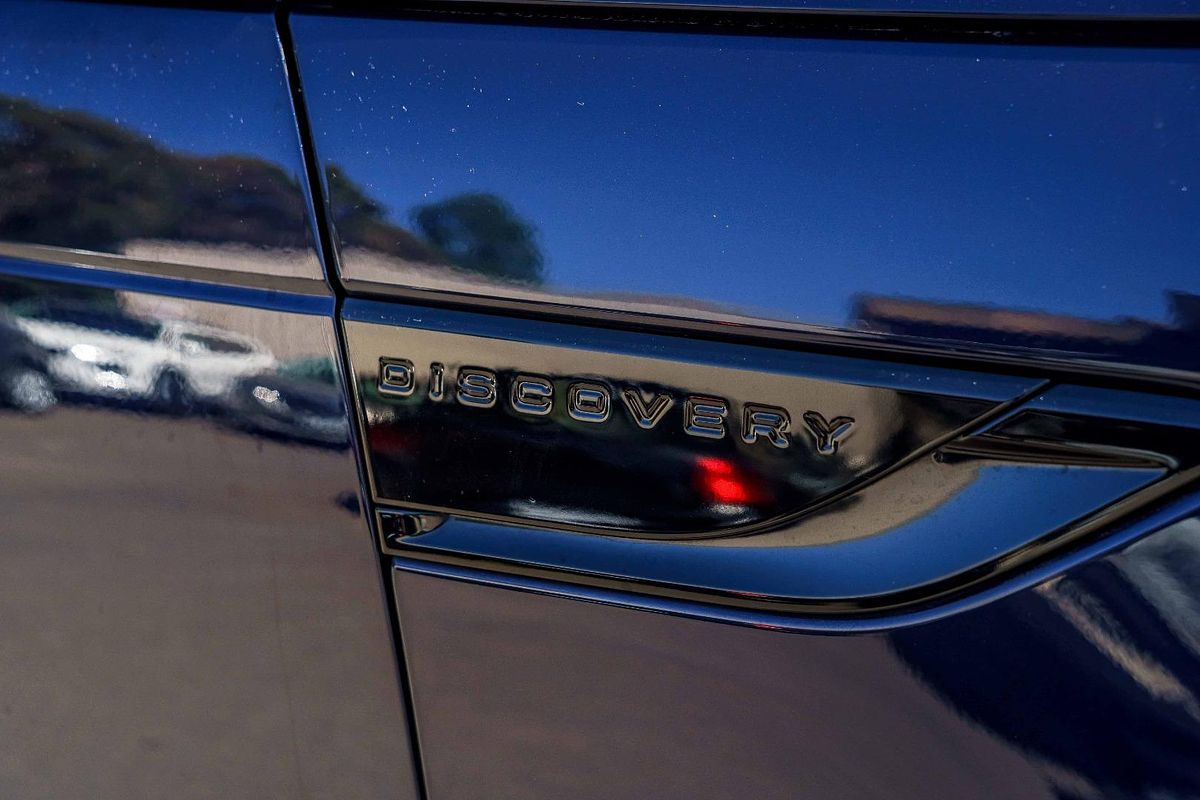 2019 Land Rover Discovery SD6 SE Series 5