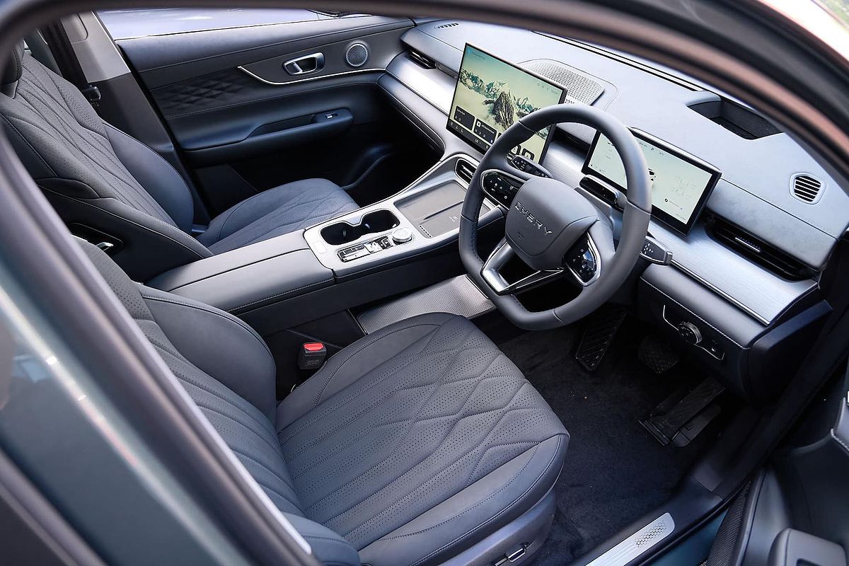 2025 Chery Tiggo 8 Super Hybrid Ultimate T31