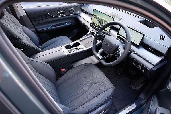 2025 Chery Tiggo 8 Super Hybrid Ultimate T31