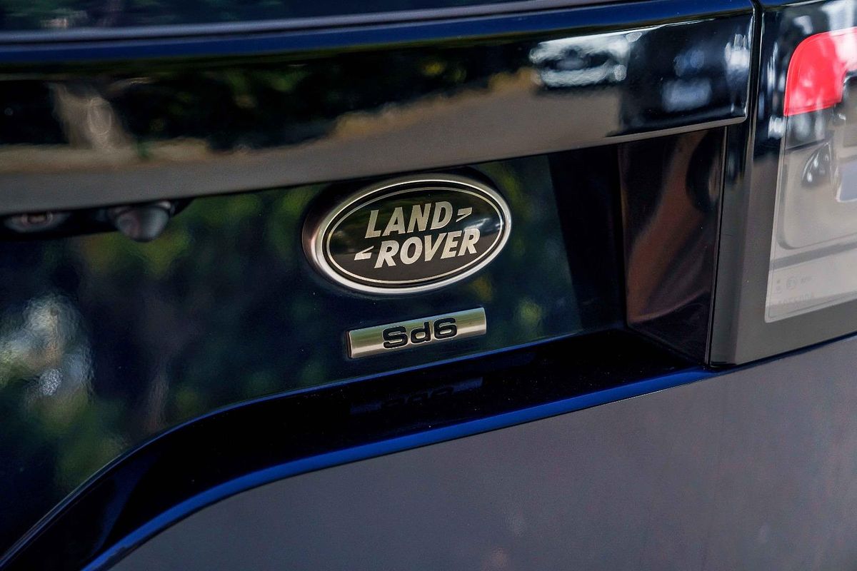 2019 Land Rover Discovery SD6 SE Series 5