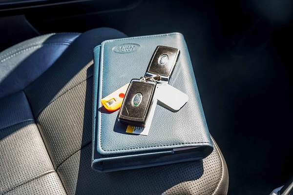 2018 Land Rover Discovery SD4 SE Series 5