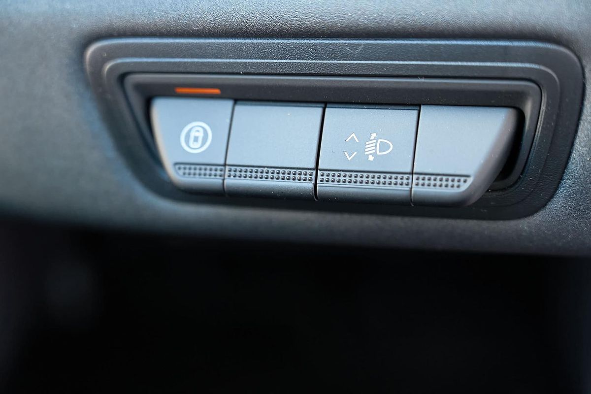 2025 Mitsubishi ASX Exceed XE