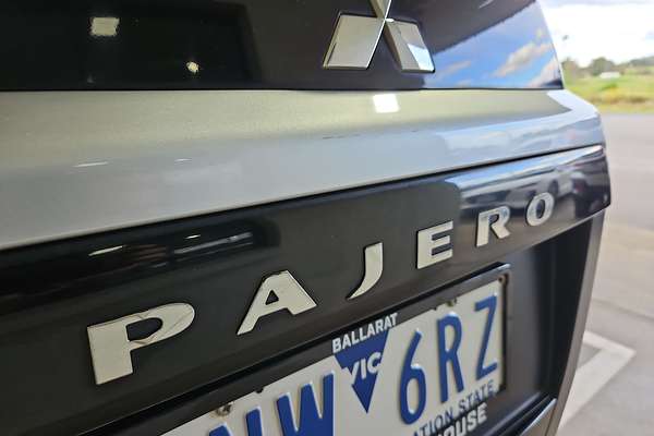 2017 Mitsubishi Pajero GLX NX