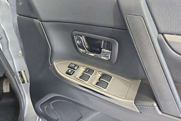 2017 Mitsubishi Pajero GLX NX