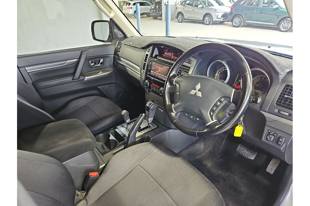 2017 Mitsubishi Pajero GLX NX