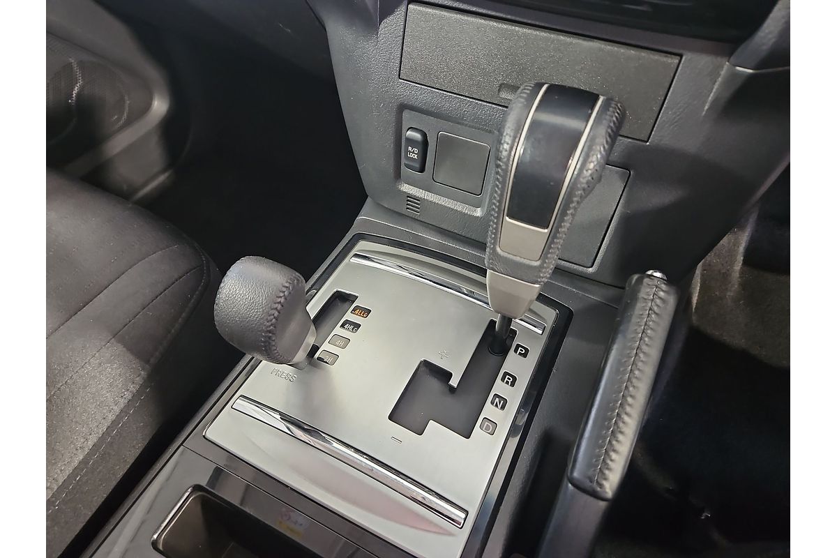 2017 Mitsubishi Pajero GLX NX