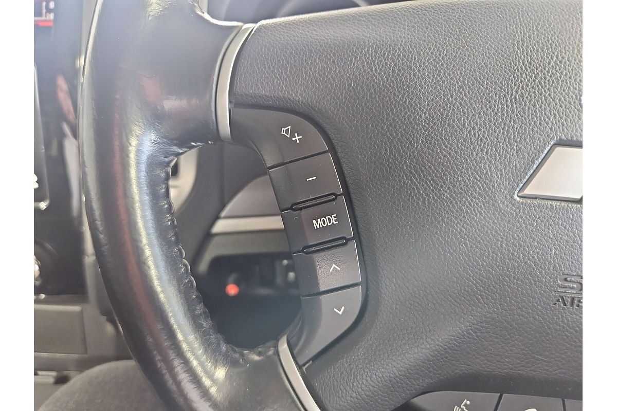 2017 Mitsubishi Pajero GLX NX