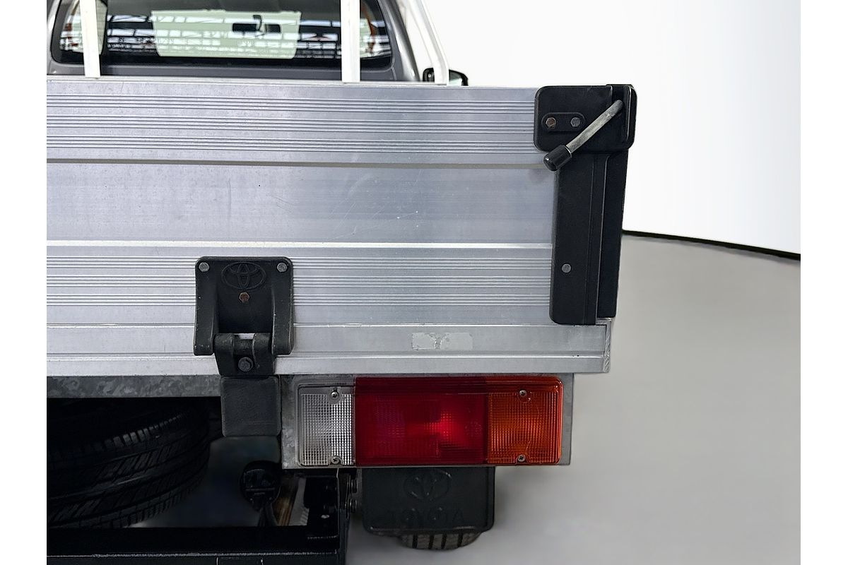 2017 Toyota Hilux Workmate TGN121R Rear Wheel Drive