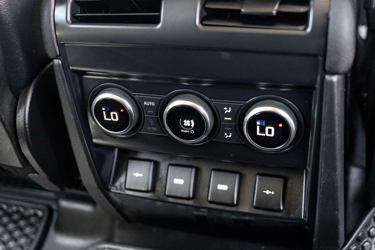 2020 Land Rover Defender 110 D240 S L663