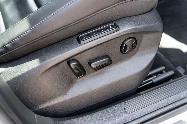 2023 Volkswagen T-Roc R D11