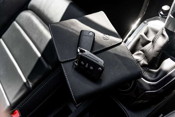 2023 Volkswagen T-Roc R D11