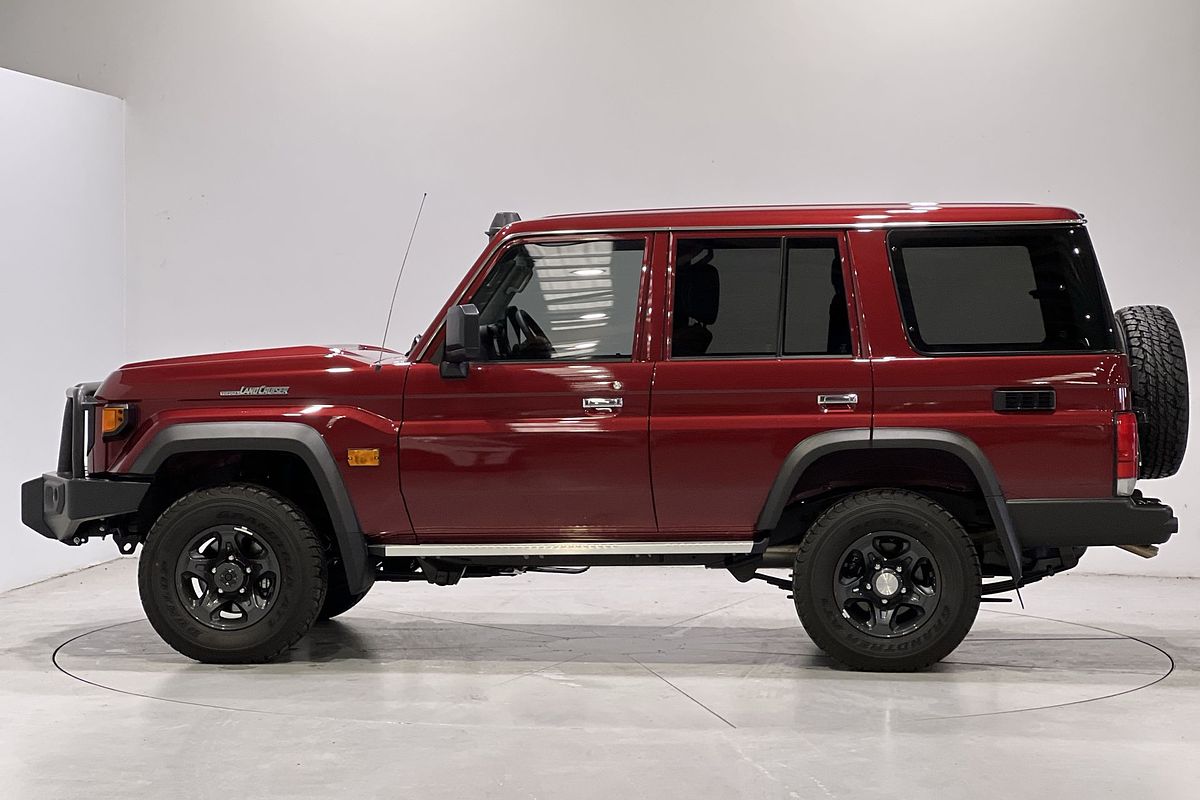 2024 Toyota Landcruiser GXL GDJL76R