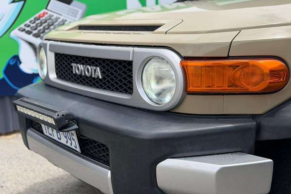 2012 Toyota FJ Cruiser  GSJ15R