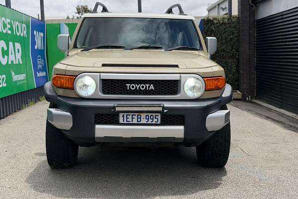2012 Toyota FJ Cruiser  GSJ15R