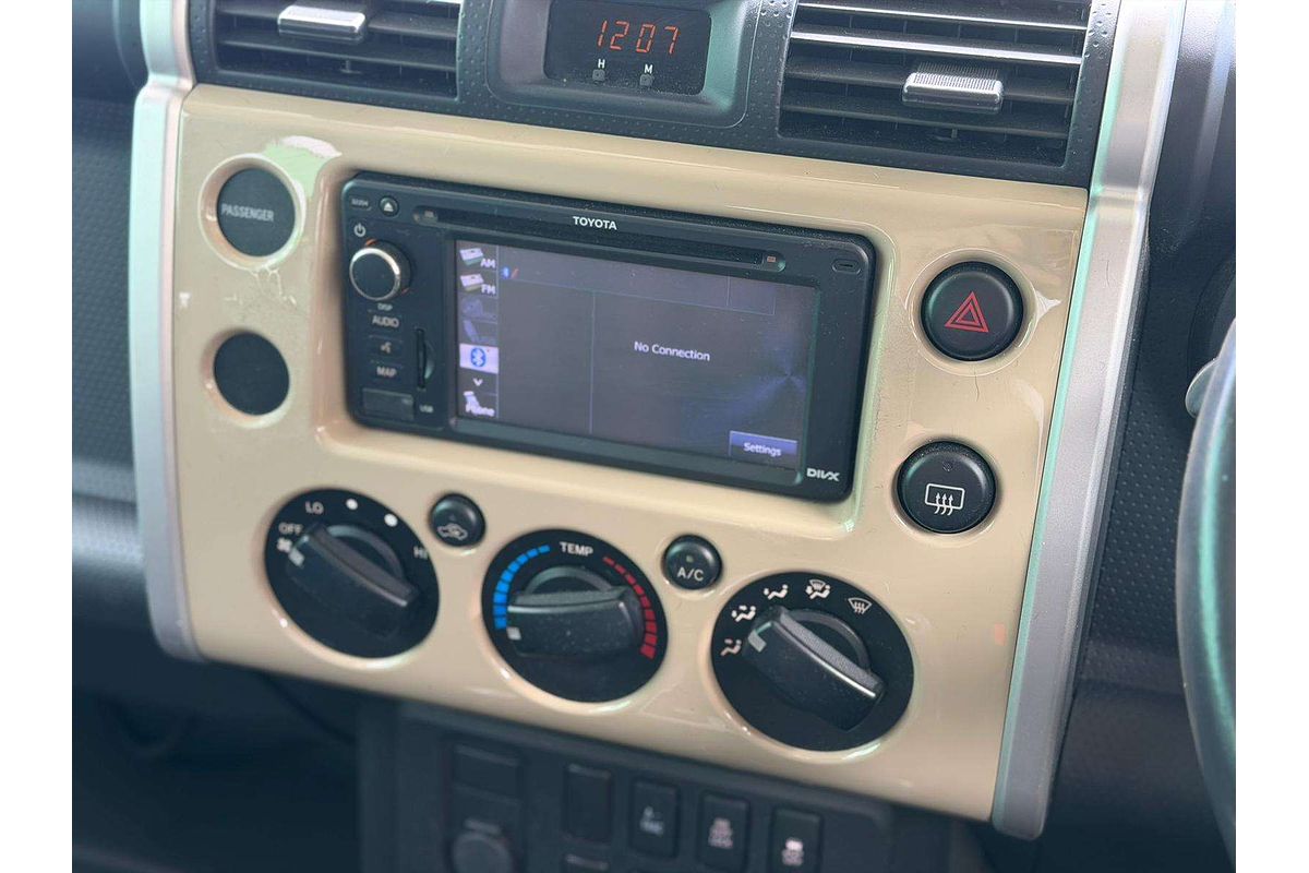 2012 Toyota FJ Cruiser  GSJ15R