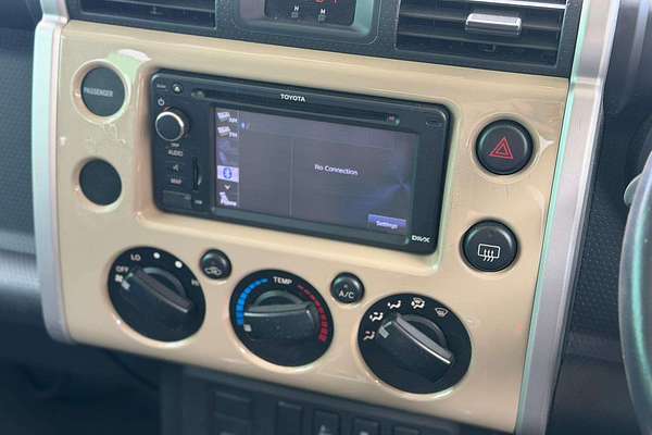 2012 Toyota FJ Cruiser  GSJ15R