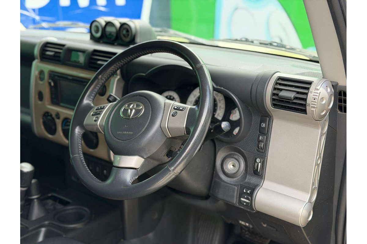 2012 Toyota FJ Cruiser  GSJ15R