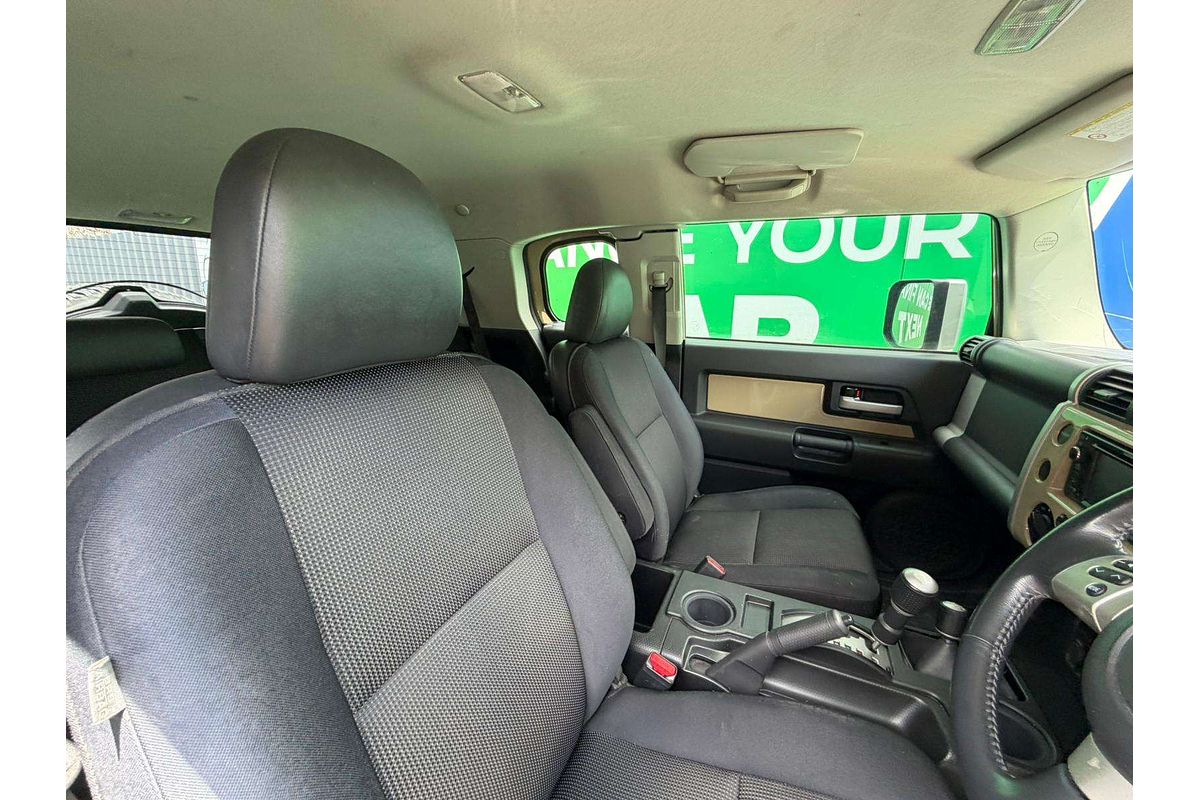 2012 Toyota FJ Cruiser  GSJ15R