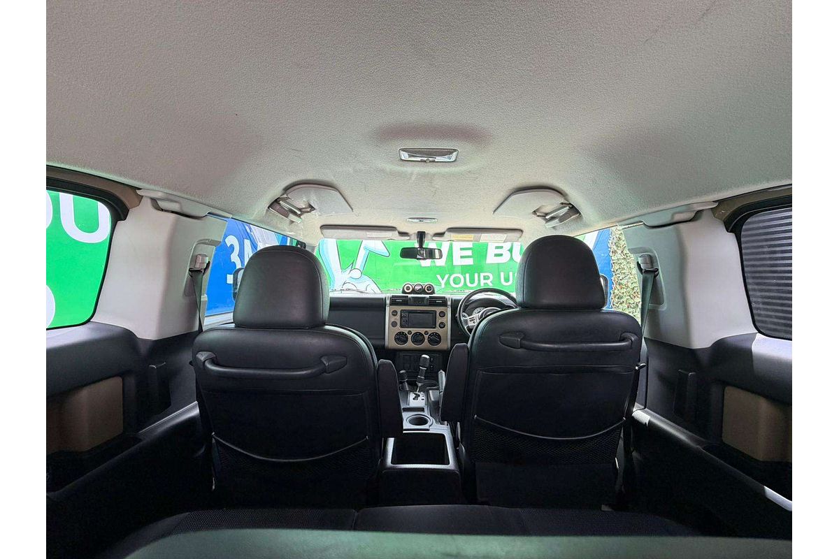 2012 Toyota FJ Cruiser  GSJ15R