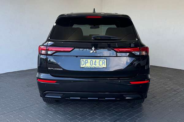 2023 Mitsubishi Outlander LS Black Edition ZM