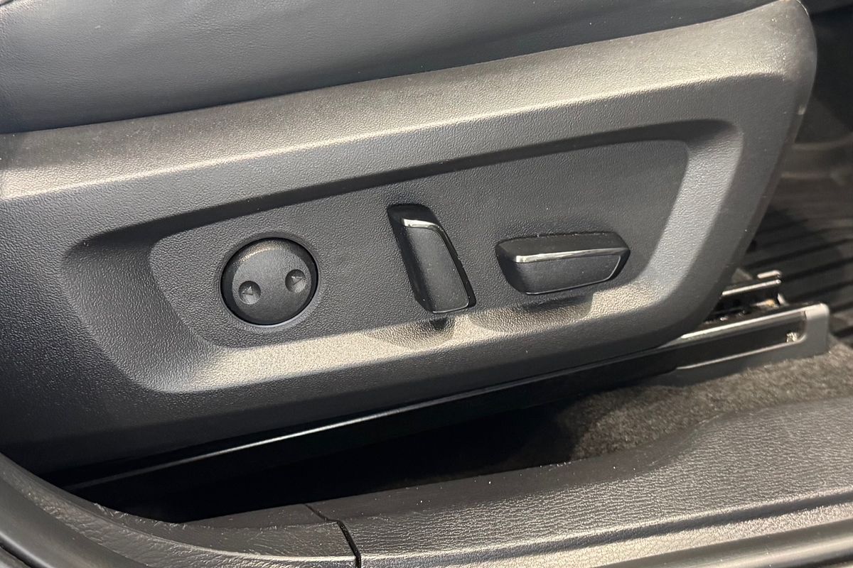 2023 Mitsubishi Outlander LS Black Edition ZM