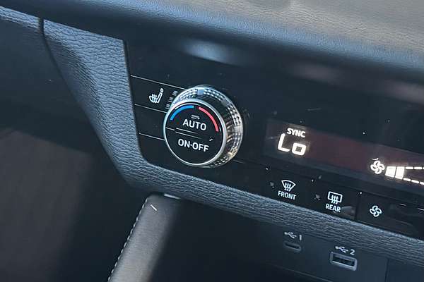 2023 Mitsubishi Outlander LS Black Edition ZM