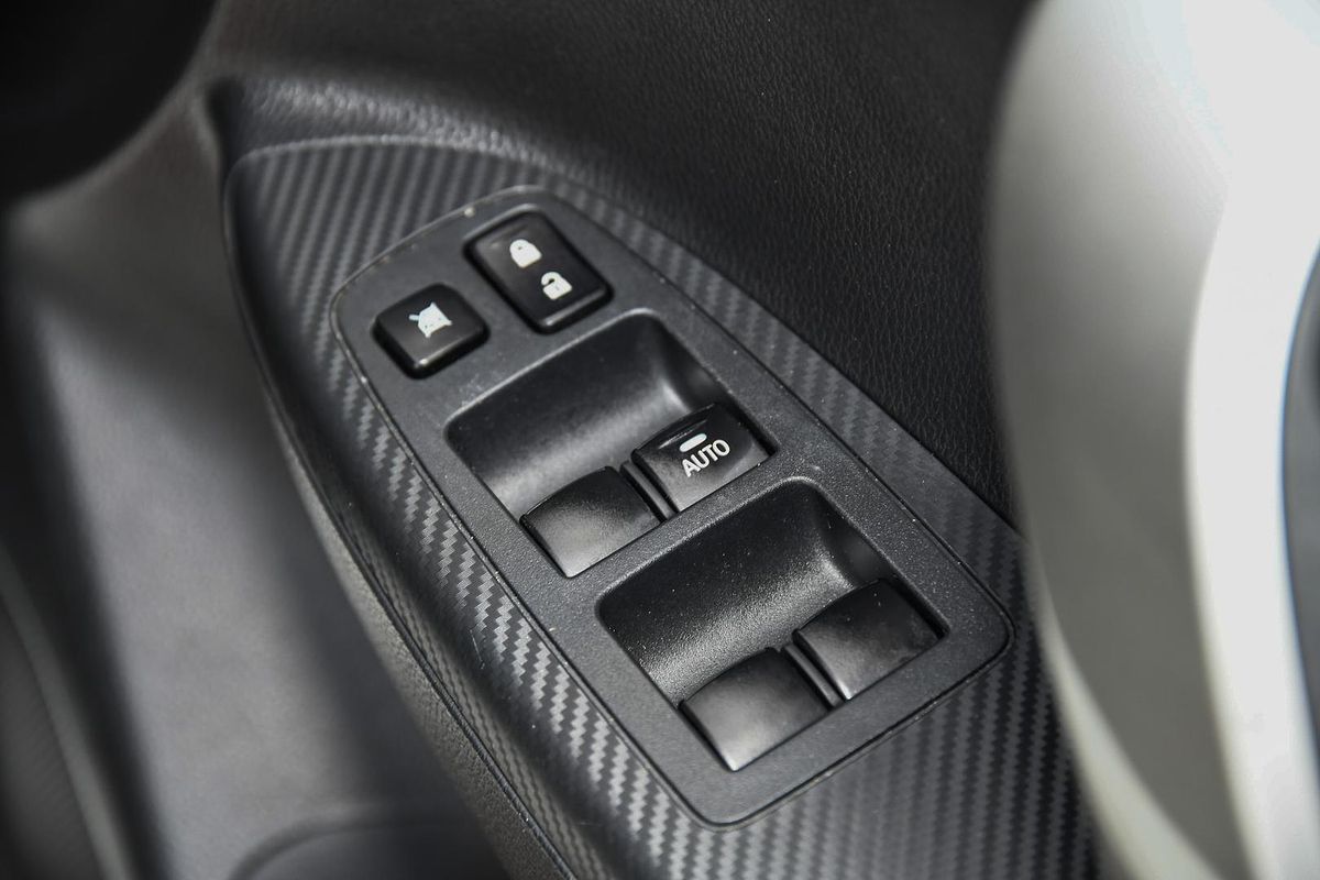 2023 Mitsubishi Eclipse Cross ES YB