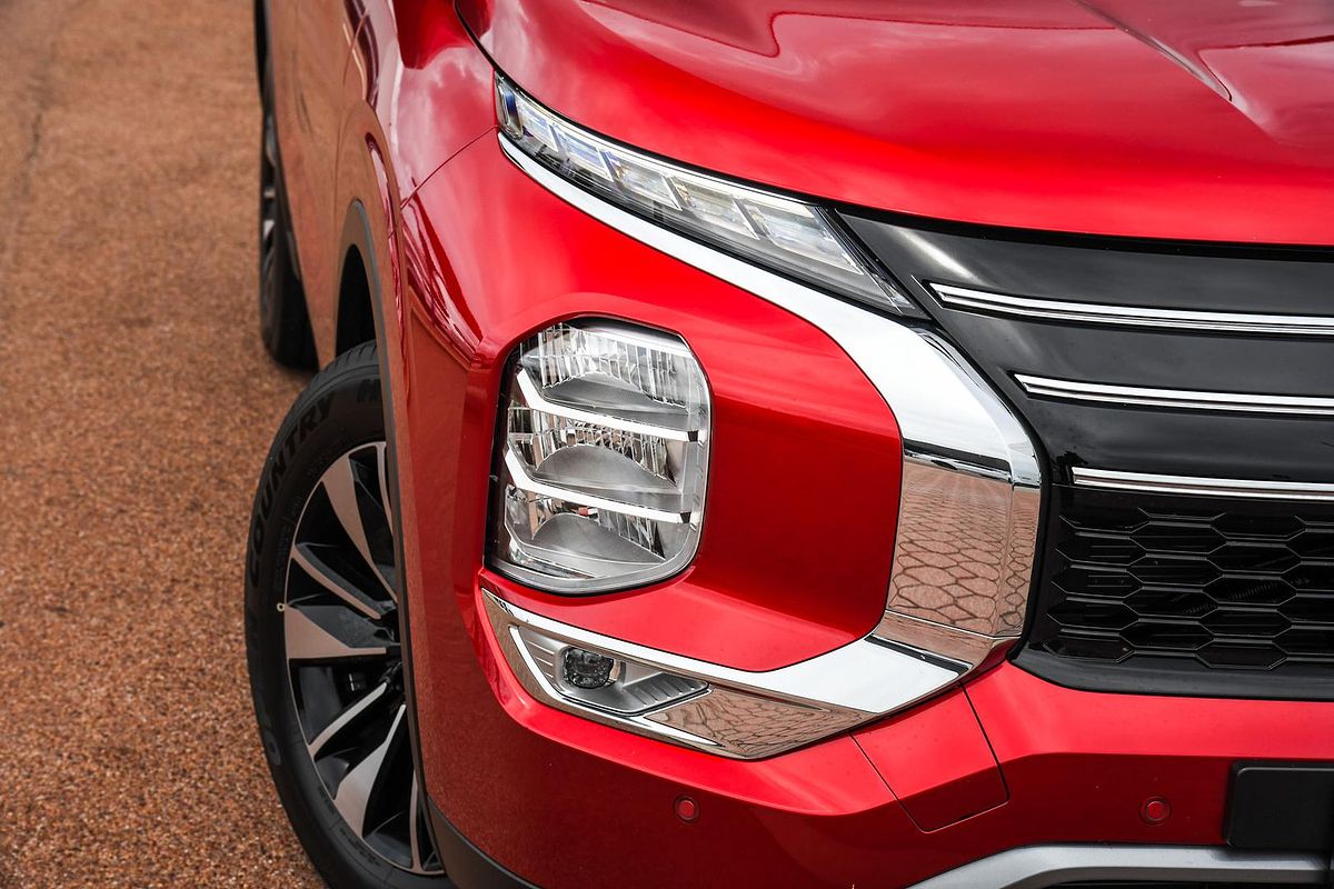 2025 Mitsubishi Outlander LS ZM