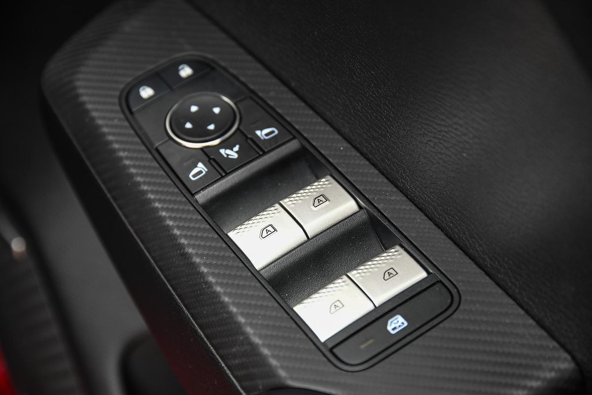 2025 Mitsubishi Outlander LS ZM