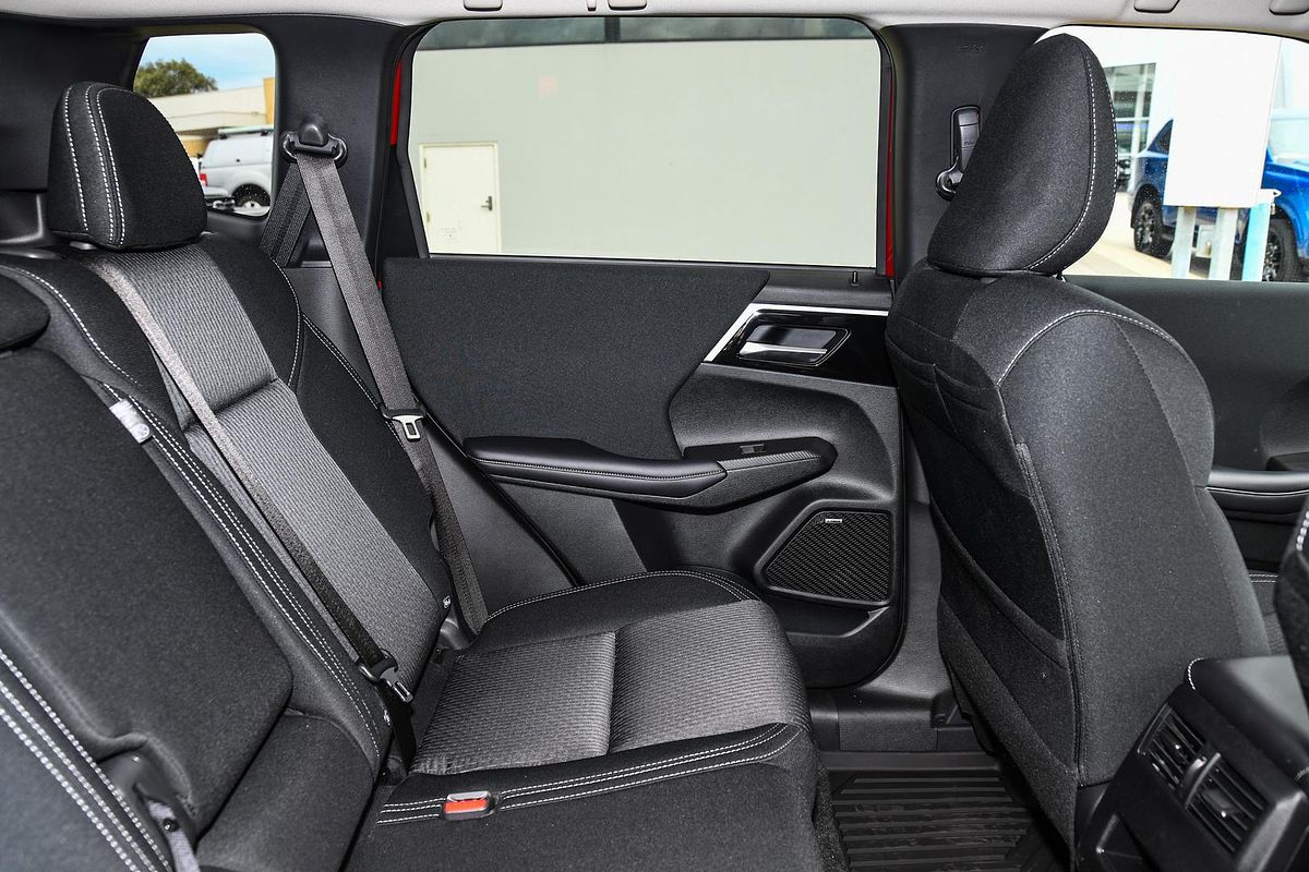 2025 Mitsubishi Outlander LS ZM