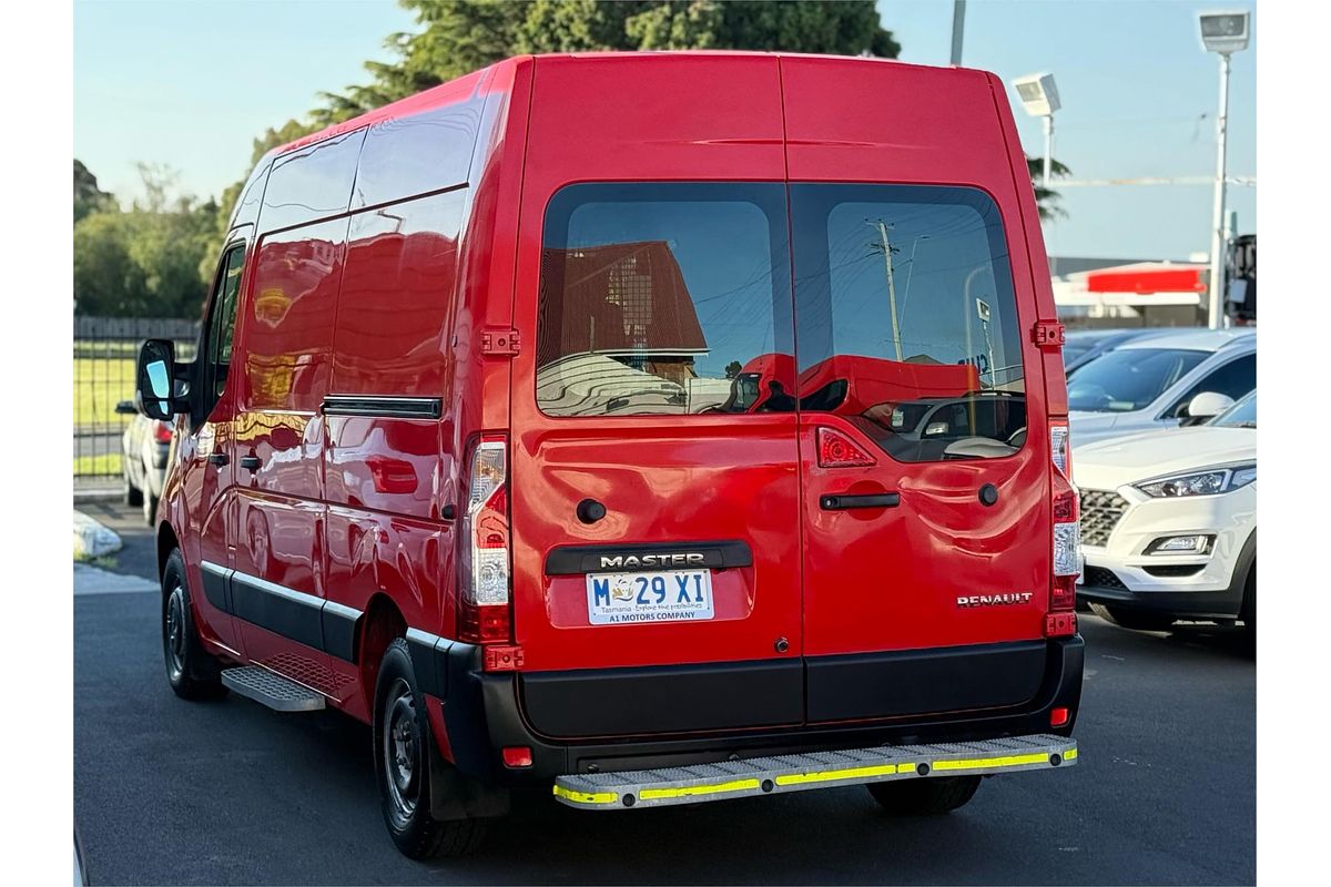 2017 Renault Master X62 MWB Mid Roof
