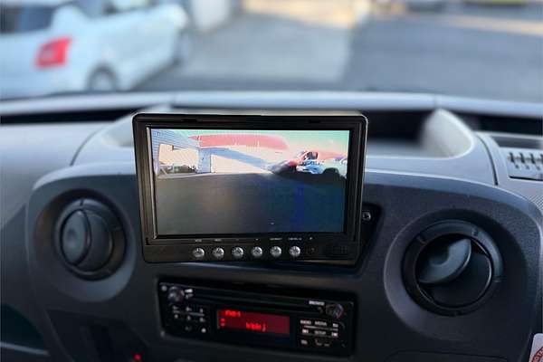 2017 Renault Master X62 MWB Mid Roof