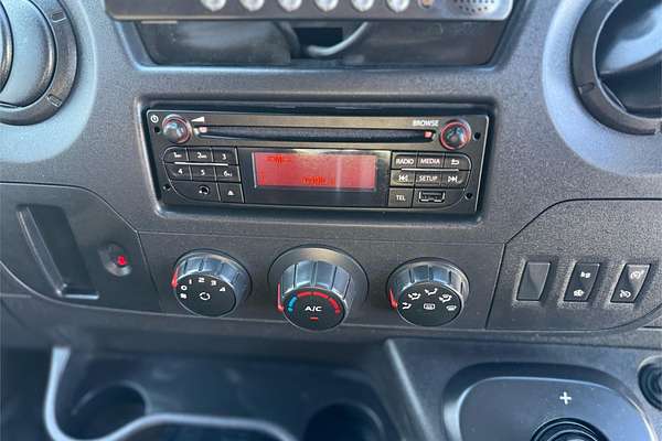 2017 Renault Master X62 MWB Mid Roof