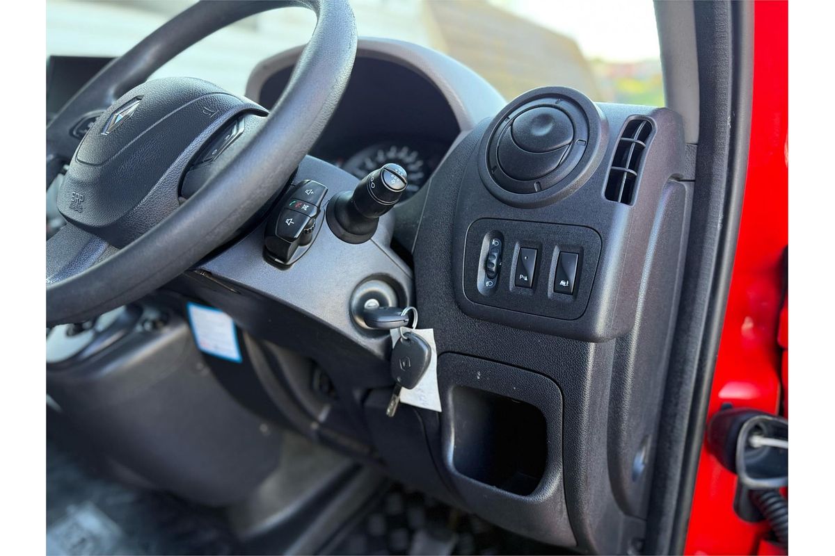 2017 Renault Master X62 MWB Mid Roof