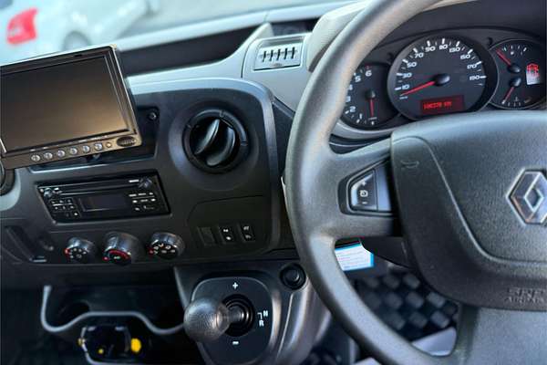 2017 Renault Master X62 MWB Mid Roof