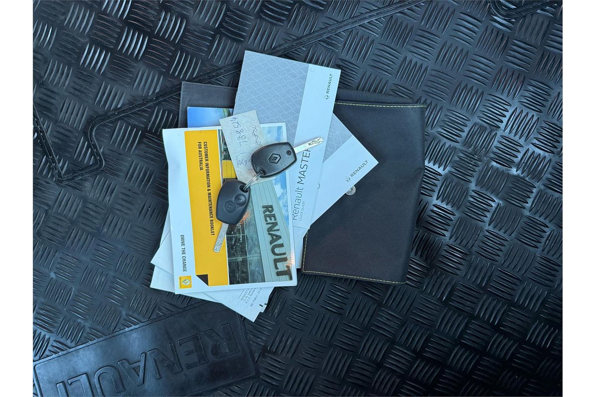 2017 Renault Master X62 MWB Mid Roof