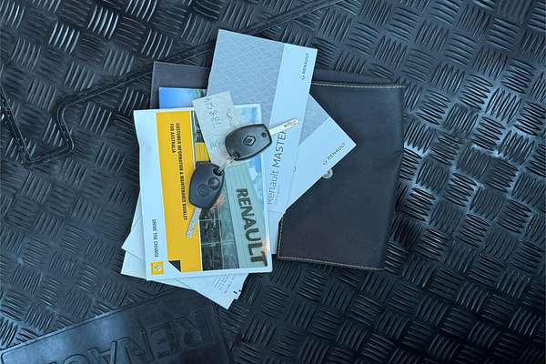 2017 Renault Master X62 MWB Mid Roof